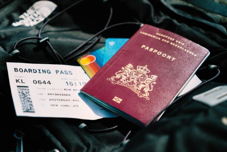 Come scaricare il certificato COVID sul nostro smartphone per poter viaggiare in Europa