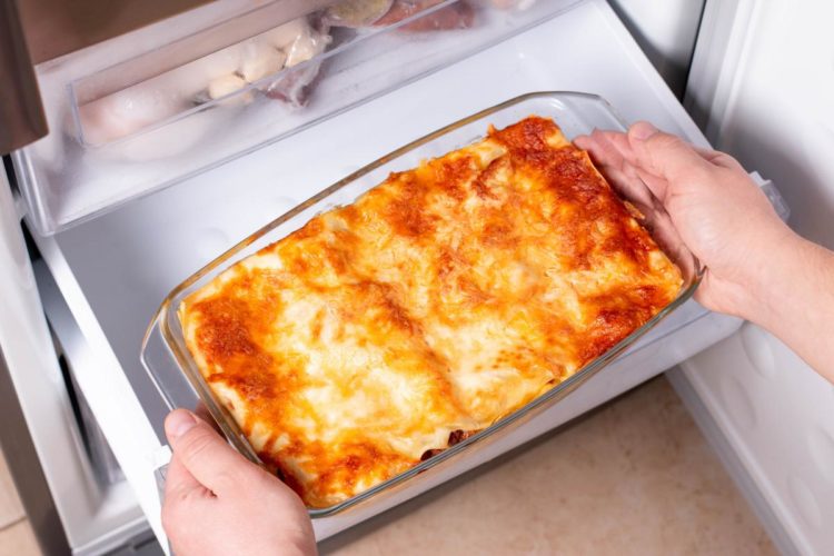 Si possono conservare gli avanzi caldi in frigorifero?