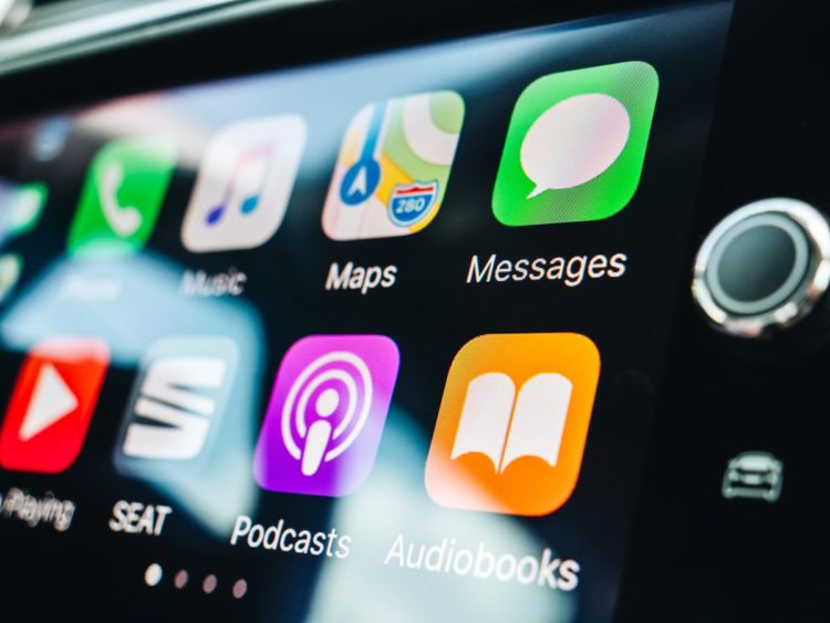 iOS 15 trasforma Apple CarPlay nella versione peggiore di Android Auto