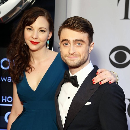 Daniel Radcliffe ha fatto impazzire la fidanzata esercitandosi con la fisarmonica per il film 'Weird Al'