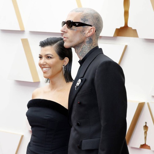 Travis Barker ha visitato la tomba di Robert Kardashian prima di fare la proposta a Kourtney Kardashian