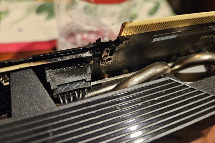 Dopo appena quattro anni di vita, un utente racconta come una “intensa partita a Fortnite” abbia ucciso la sua RTX 3060 Ti
