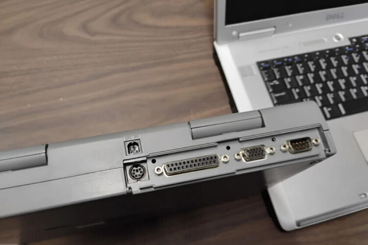 Un informatico racconta come gli sia stato chiesto di aggiornare i PC e abbia finito per ricevere due gioielli che sommano 53 anni