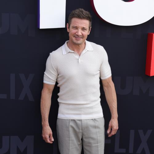Jeremy Renner si rivolge all’accusa dell’ex moglie di aver minacciato di ucciderla